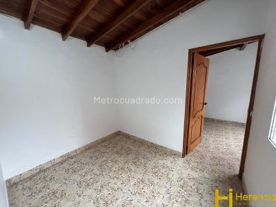 Apartamento de 4 alcobas en arriendo en Estadio, Medellín, 230 m² · foto 15 de 20