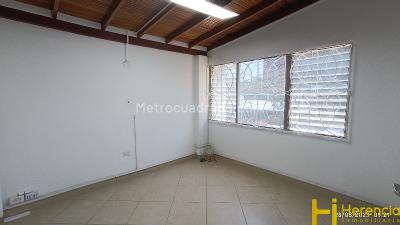 Casa de 3 alcobas en venta en Suramericana, Medellín, 200 m² · foto 3 de 20