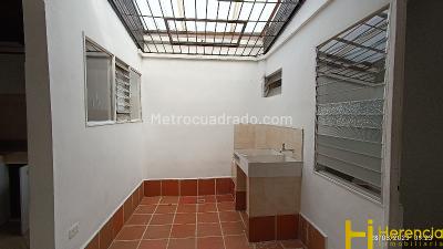 Casa de 3 alcobas en venta en Suramericana, Medellín, 200 m² · foto 10 de 20