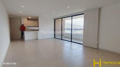 Apartamento de 3 alcobas en arriendo en El Poblado, Medellín, 105 m² · foto 3 de 20