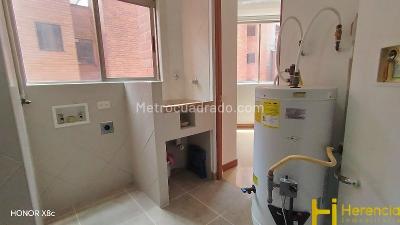Apartamento de 3 alcobas en arriendo en Laureles, Medellín, 120 m² · foto 9 de 20