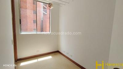 Apartamento de 3 alcobas en arriendo en Laureles, Medellín, 120 m² · foto 10 de 20