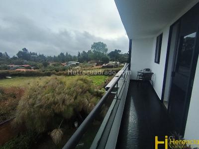 Apartamento de 4 alcobas en arriendo en Santa Elena, Medellín, 745 m² · foto 3 de 20