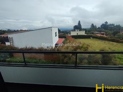 Apartamento de 4 alcobas en arriendo en Santa Elena, Medellín, 745 m² · foto 4 de 20