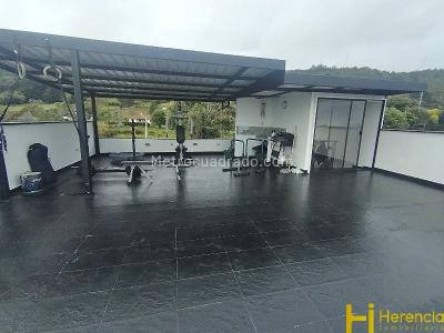 Apartamento de 4 alcobas en arriendo en Santa Elena, Medellín, 745 m² · foto 5 de 20