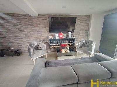 Apartamento de 4 alcobas en arriendo en Santa Elena, Medellín, 745 m² · foto 7 de 20