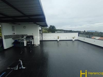 Apartamento de 4 alcobas en arriendo en Santa Elena, Medellín, 745 m² · foto 8 de 20
