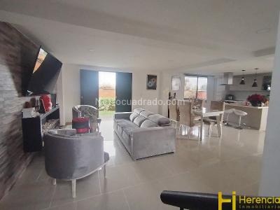 Apartamento de 4 alcobas en arriendo en Santa Elena, Medellín, 745 m² · foto 11 de 20