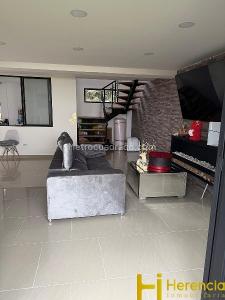 Apartamento de 4 alcobas en arriendo en Santa Elena, Medellín, 745 m² · foto 12 de 20