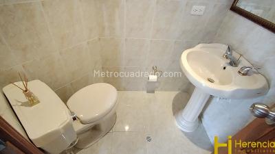 Apartamento de 3 alcobas en arriendo en Laureles, Medellín, 150 m² · foto 6 de 20