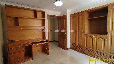Apartamento de 3 alcobas en arriendo en Laureles, Medellín, 150 m² · foto 14 de 20