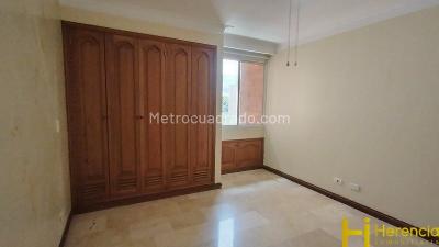 Apartamento de 3 alcobas en arriendo en Laureles, Medellín, 150 m² · foto 16 de 20