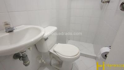 Apartamento de 3 alcobas en arriendo en Laureles, Medellín, 107 m² · foto 9 de 20