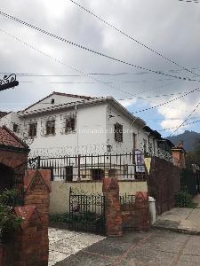 Casa de 5 alcobas en venta en Quinta Camacho, Bogotá, 205 m² · foto 2 de 20