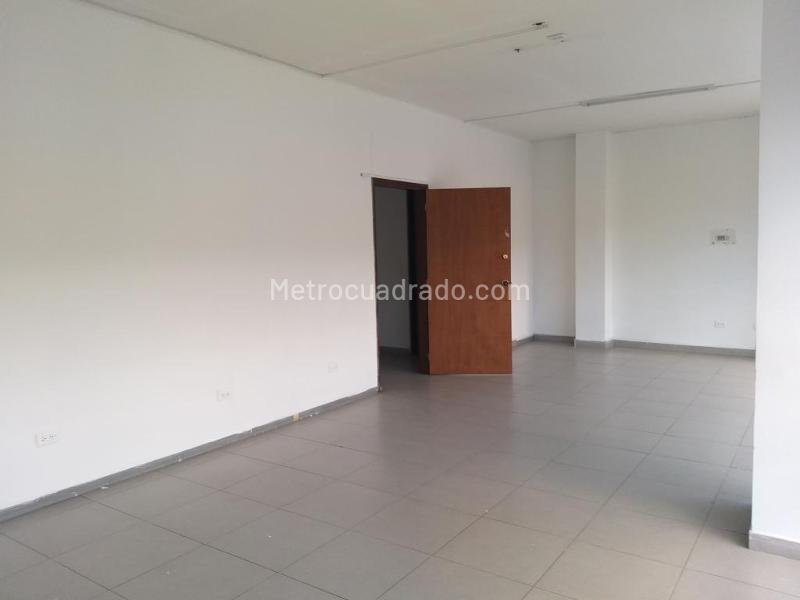 Edificio de Oficinas en Arriendo, San Felipe, Bogotá D.C. - Más