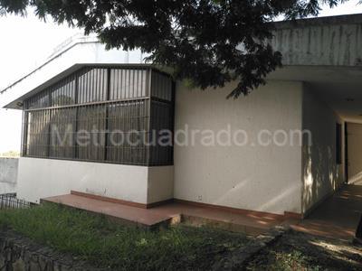 Casa de 5 alcobas en venta en Cristales, Cali, 370 m² · foto 11 de 12