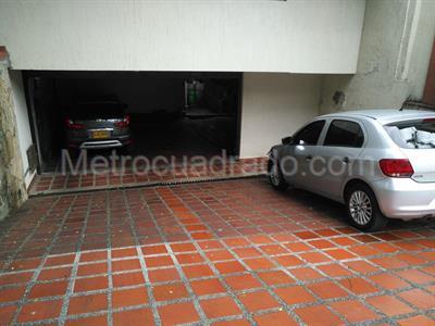Casa de 5 alcobas en venta en Cristales, Cali, 370 m² · foto 10 de 12