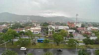 Apartamento en venta en Prados Del Norte, Cali · foto 5 de 11