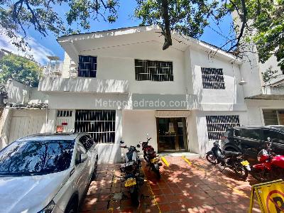 Casa de 5 alcobas en venta en Versalles, Cali, 1225 m² · foto 3 de 16