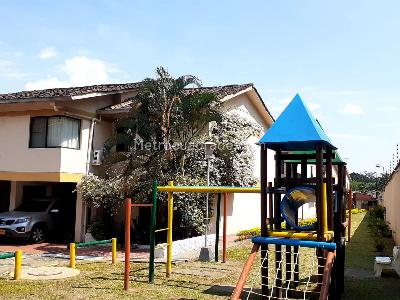 Casa de 4 alcobas en venta en Guadalupe Alto, Cali, 180 m² · foto 2 de 9