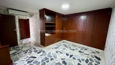 Casa de 5 alcobas en venta en San Vicente, Cali, 301 m² · foto 16 de 20