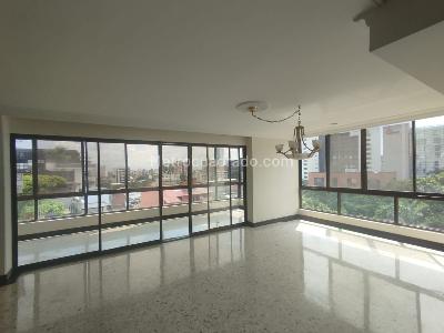 Apartamento de 4 alcobas en venta en Juanambu, Cali, 224 m² · foto 2 de 19
