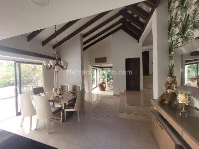 Casa de 4 alcobas en venta en Cristales, Cali, 450 m² · foto 3 de 19