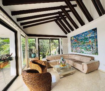 Casa de 4 alcobas en venta en Cristales, Cali, 450 m² · foto 2 de 19