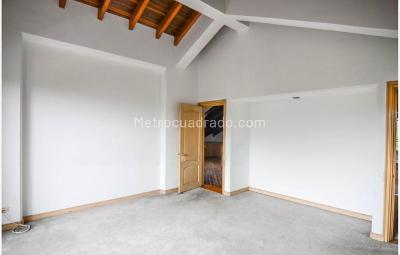 Apartamento de 4 alcobas en venta en Club De Los Lagartos, Bogotá, 360 m² · foto 14 de 15
