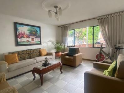 Casa de 3 alcobas en venta en La Flora, Cali, 296 m² · foto 5 de 11