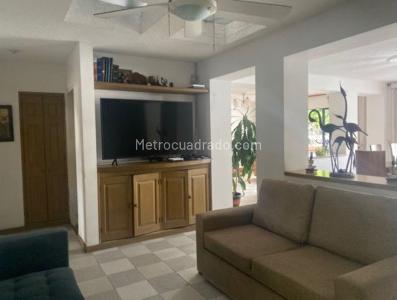 Casa de 3 alcobas en venta en La Flora, Cali, 296 m² · foto 6 de 11