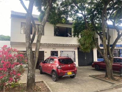Casa de 3 alcobas en venta en La Flora, Cali, 296 m² · foto 8 de 11