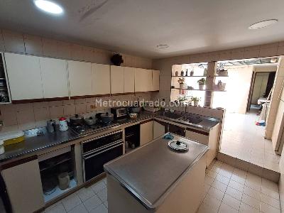 Casa de 5 alcobas en venta en Santa Rita, Cali, 500 m² · foto 8 de 19