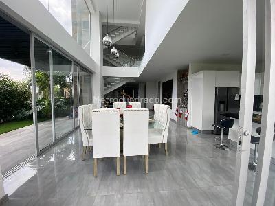 Casa de 4 alcobas en arriendo en Condominio Gaudi, Cali, 350 m² · foto 11 de 20