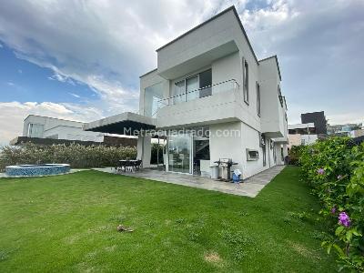 Casa de 4 alcobas en arriendo en Condominio Gaudi, Cali, 350 m² · foto 12 de 20