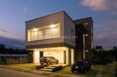 Casa de 4 alcobas en arriendo en Condominio Gaudi, Cali, 350 m² · foto 18 de 20