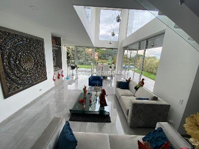 Casa de 4 alcobas en arriendo en Condominio Gaudi, Cali, 350 m² · foto 9 de 20