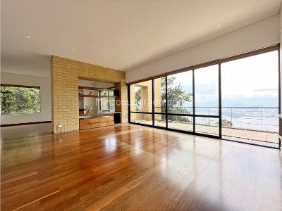 Casa de 4 alcobas en venta en Arboretto, La Calera, 392 m² · foto 2 de 19