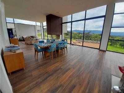 Casa de 4 alcobas en arriendo en Km 4 Via La Calera Sopo, La Calera, 450 m² · foto 4 de 20