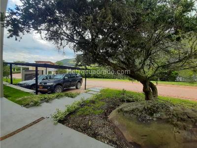 Casa de 4 alcobas en arriendo en Km 4 Via La Calera Sopo, La Calera, 450 m² · foto 19 de 20