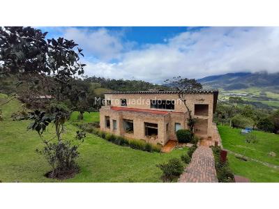 Casa de 3 alcobas en venta en Vereda El Volcan, La Calera, 240 m² · foto 2 de 18