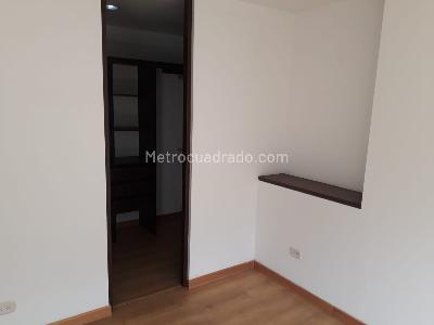 Apartamento de 2 alcobas en venta en Los Rosales Reservado, Bogotá, 84 m² · foto 5 de 8