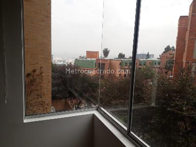 Apartamento de 2 alcobas en venta en Los Rosales Reservado, Bogotá, 84 m² · foto 6 de 8