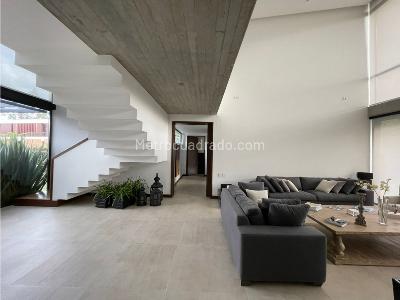 Casa de 5 alcobas en venta en Guaymaral, Bogotá, 440 m² · foto 5 de 11