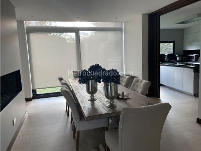 Casa de 5 alcobas en venta en Guaymaral, Bogotá, 440 m² · foto 8 de 11