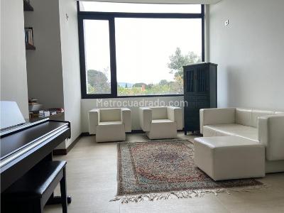 Casa de 5 alcobas en venta en Guaymaral, Bogotá, 440 m² · foto 9 de 11