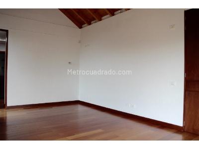 Casa de 4 alcobas en venta en Arboretto Bosque Residencial, La Calera, 365 m² · foto 4 de 12