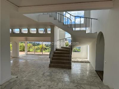 Casa de 4 alcobas en venta en Yerbabuena, Chía, 360 m² · foto 2 de 18