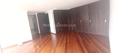 Apartamento de 2 alcobas en venta en El Refugio Chico, Bogotá, 178 m² · foto 12 de 14