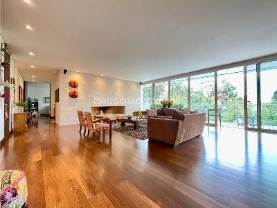Apartamento de 3 alcobas en venta en Los Rosales, Bogotá, 290 m² · foto 2 de 20